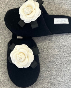 6011F Cashmere Slide with Floral Appliqué